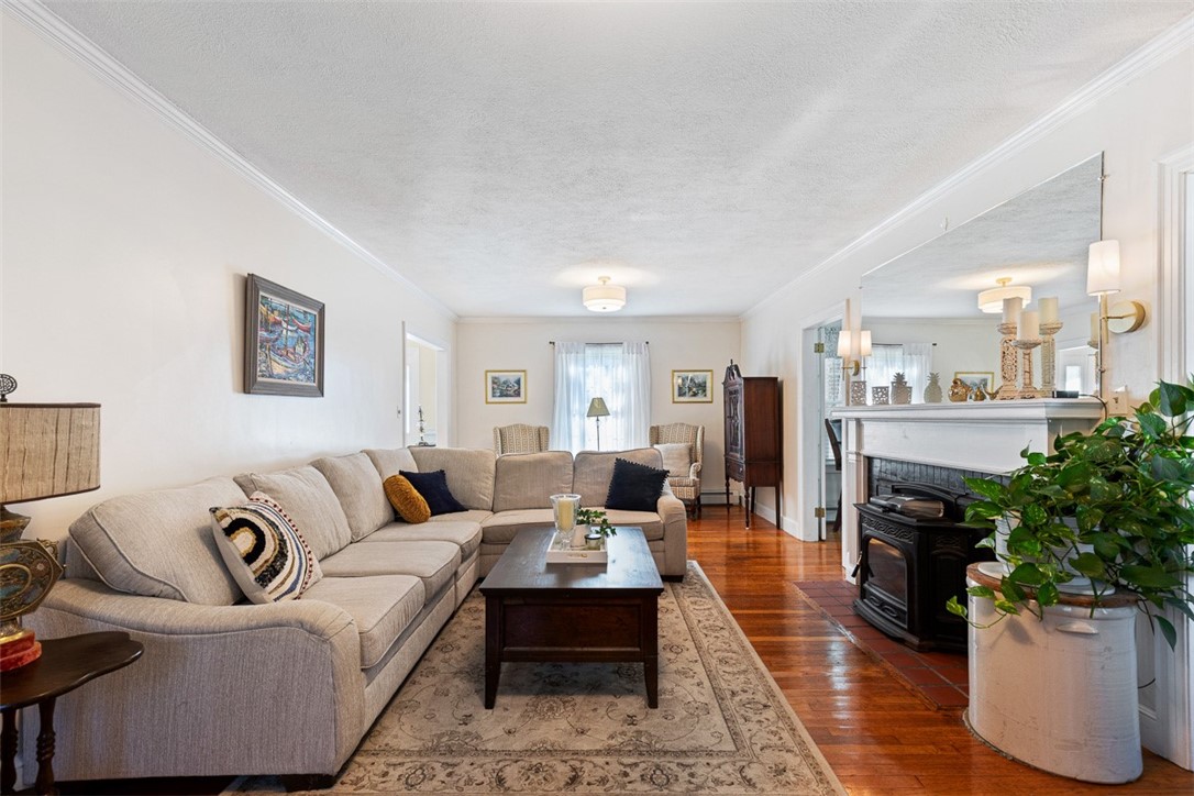 124 Meadow Road Woonsocket, RI 02895 - Photo 9 of 47