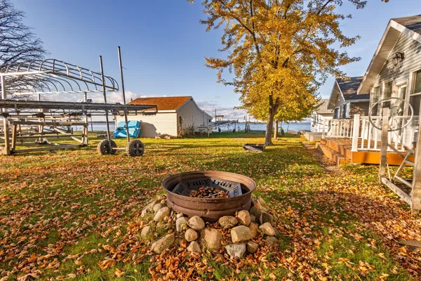 $169,900 | 1727 East Lake Street, Osakis, MN 56360