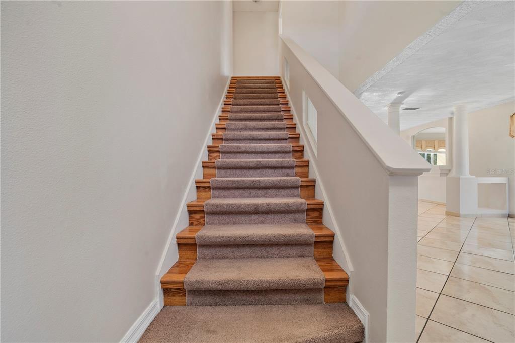 565 Pinehurst Cove Kissimmee, FL 34758 - Photo 21 of 36 a view of entryway