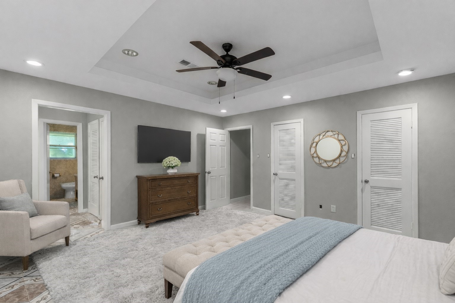 1109 Becker Street Channelview, TX 77530 - Photo 21 of 49 a bedroom with a bed and a couch