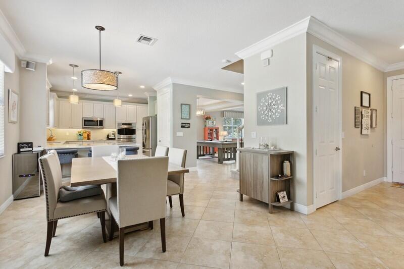 189 Umbrella Place Jupiter, FL 33458 - Photo 11 of 51 Family Room/Kitchen