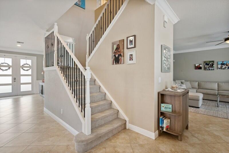 189 Umbrella Place Jupiter, FL 33458 - Photo 13 of 51 Entrance/Stairs