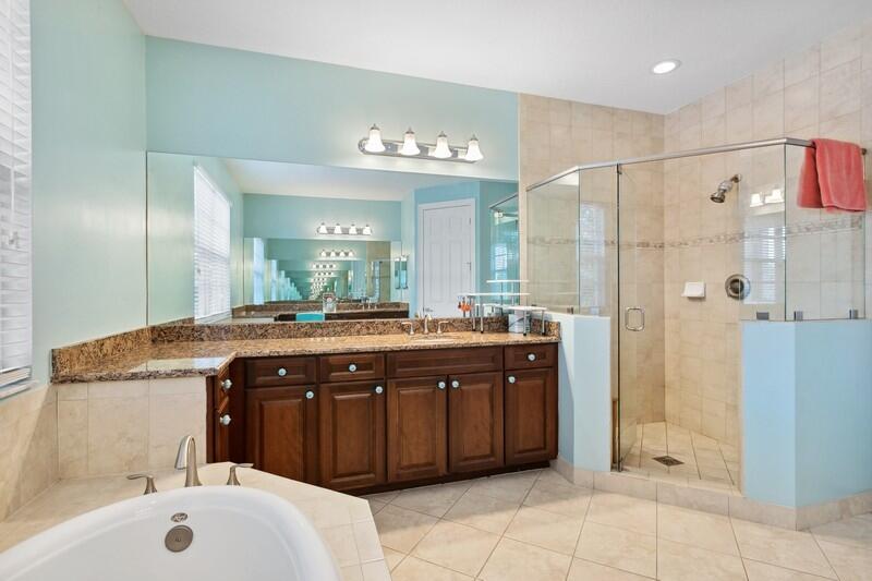 189 Umbrella Place Jupiter, FL 33458 - Photo 16 of 51 Owners Shower