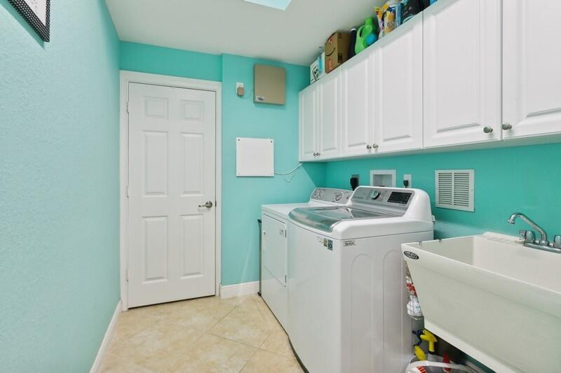 189 Umbrella Place Jupiter, FL 33458 - Photo 27 of 51 Laundry/New Washer Machine