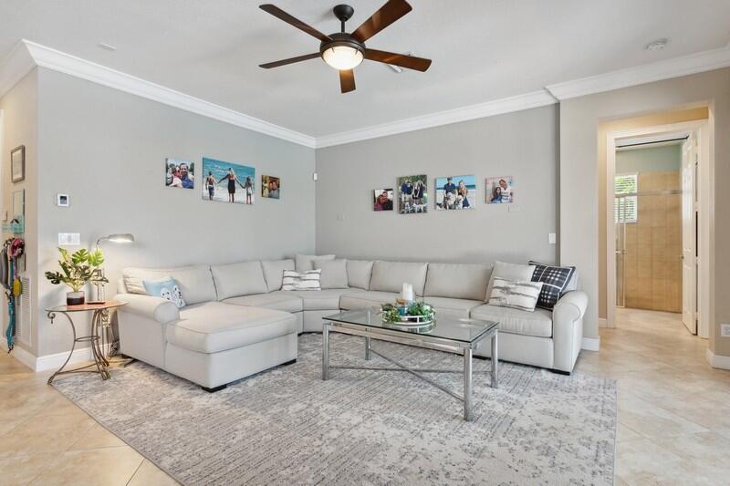 189 Umbrella Place Jupiter, FL 33458 - Photo 6 of 51 Family Room