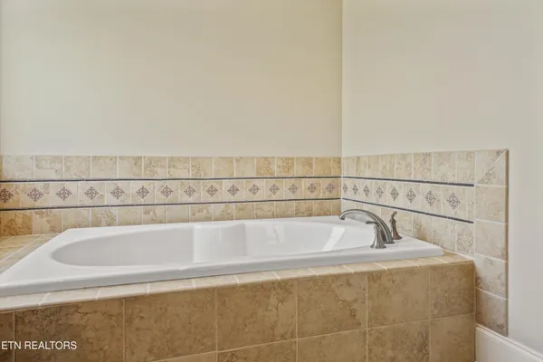$1,195,000 | 256 Ivy Gate Lane, Knoxville, TN 37934