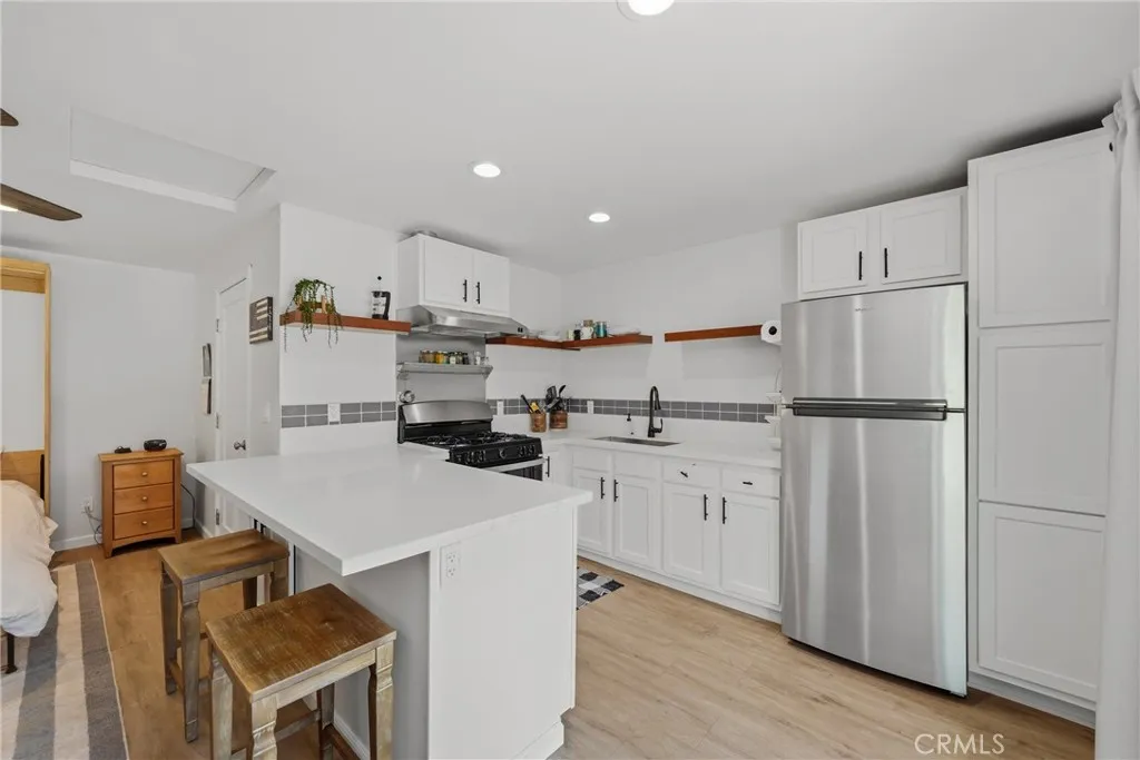 1770 Paloma Street Pasadena, CA 91104 - Photo 2 of 9 Gallery Image 2