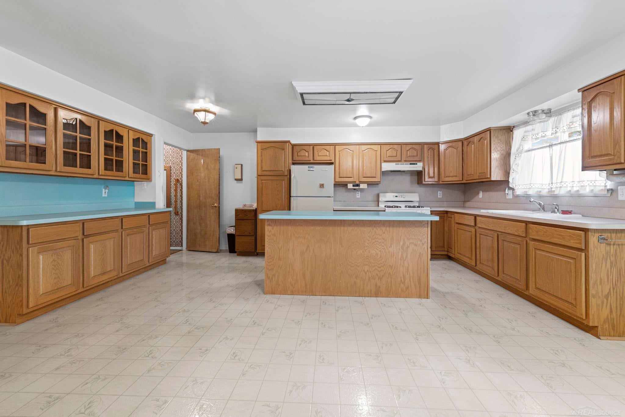 29601 Hickey Road New Baltimore, MI 48051 - Photo 6 of 36 Gallery Image 6