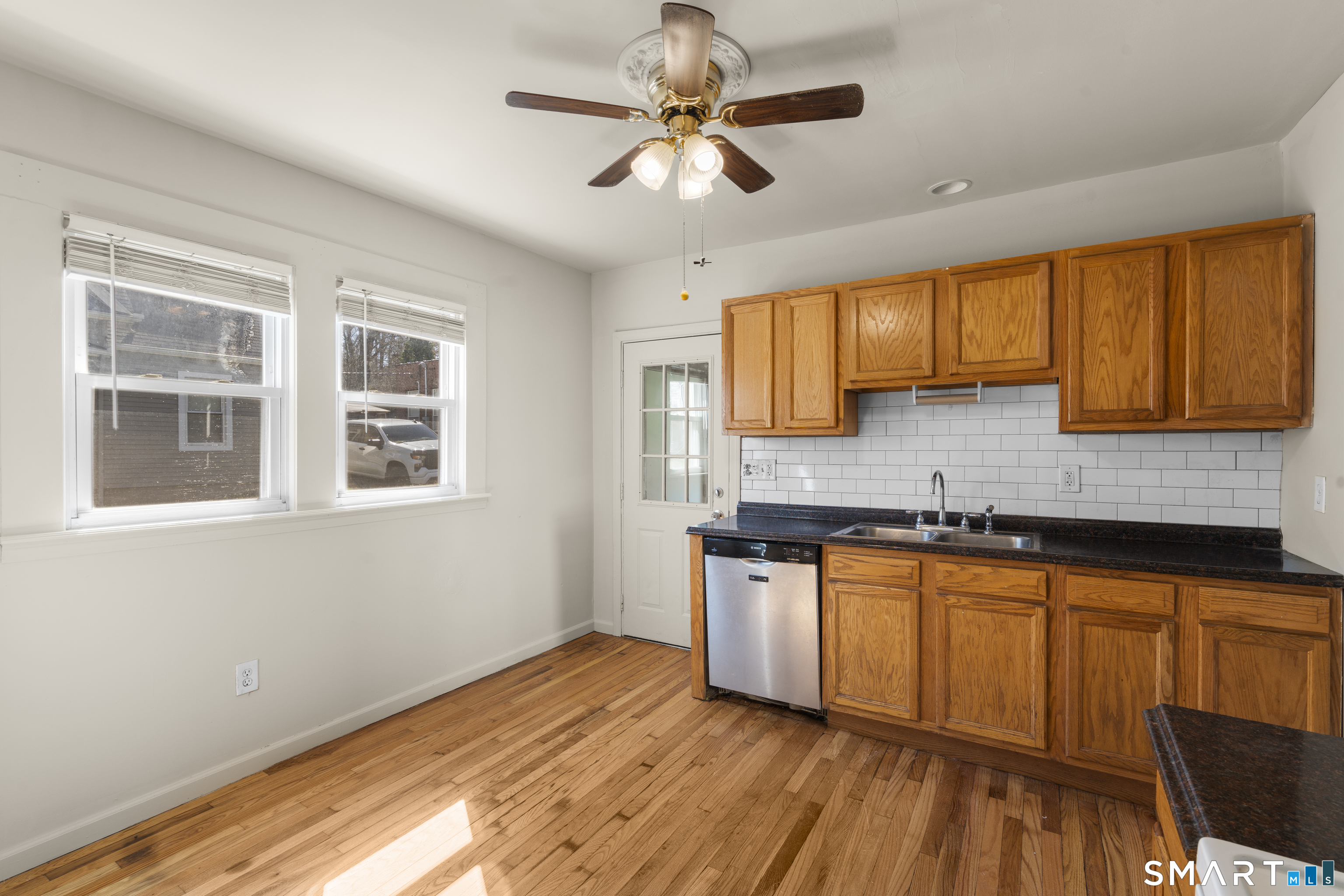 135 Atkins Street Meriden, CT 06450 - Photo 11 of 30
