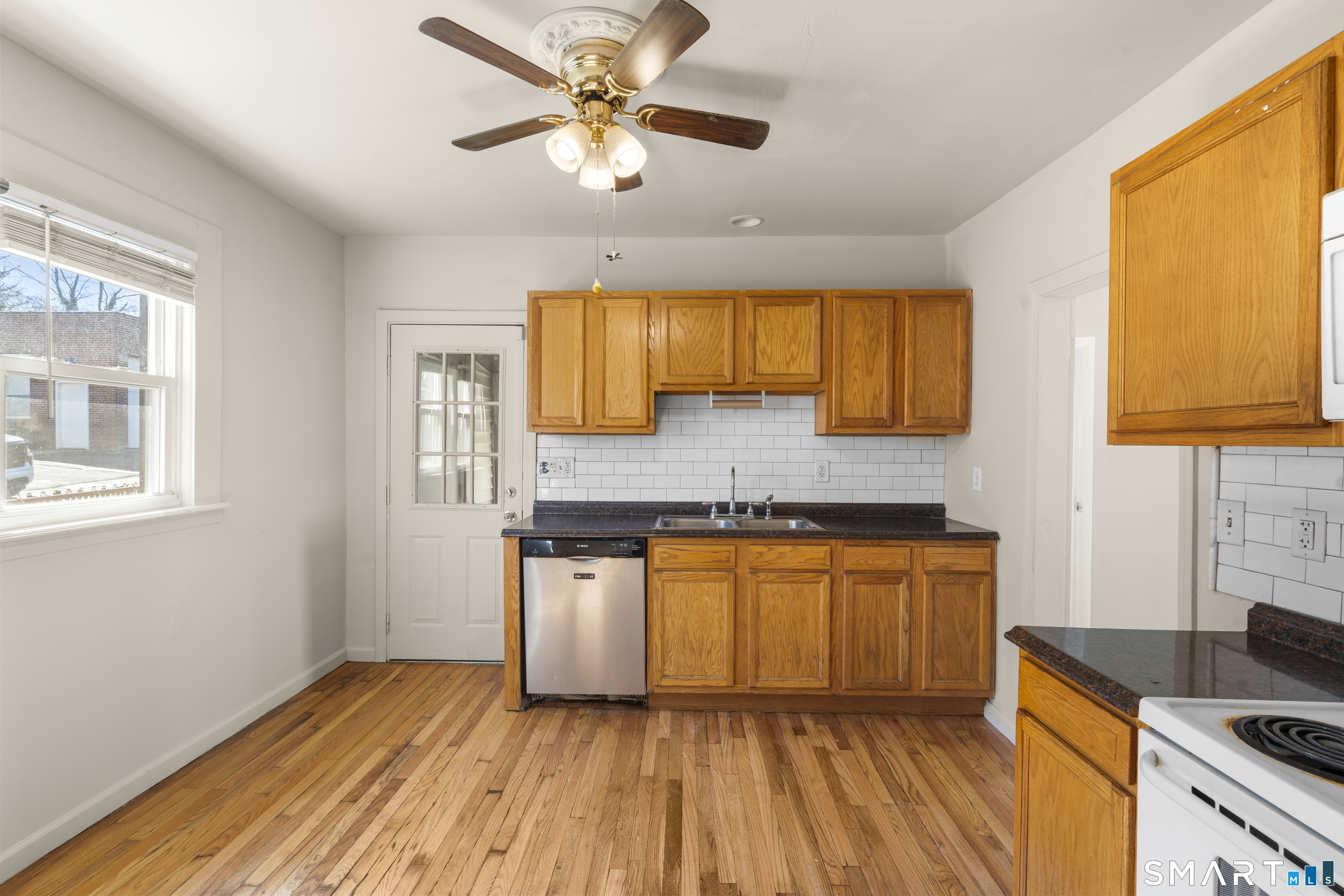 135 Atkins Street Meriden, CT 06450 - Photo 12 of 30