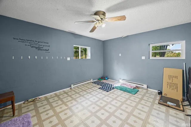 $260,000 | 2033 Highway 63, Williamsport, IN 47993