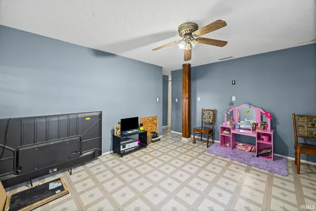 $260,000 | 2033 Highway 63, Williamsport, IN 47993