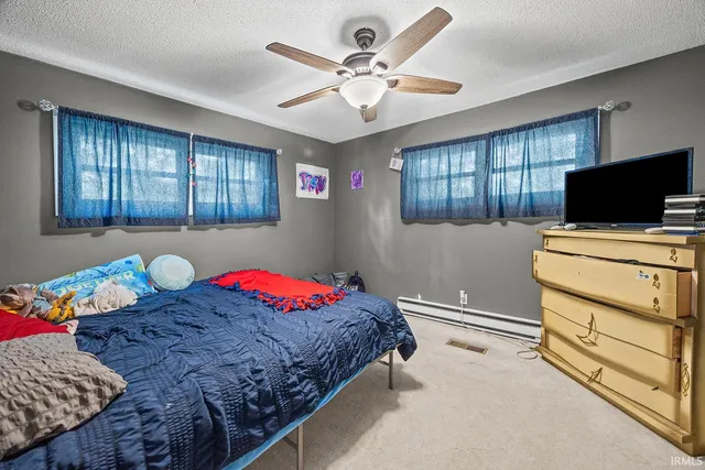 $260,000 | 2033 Highway 63, Williamsport, IN 47993