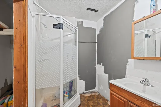 $260,000 | 2033 Highway 63, Williamsport, IN 47993