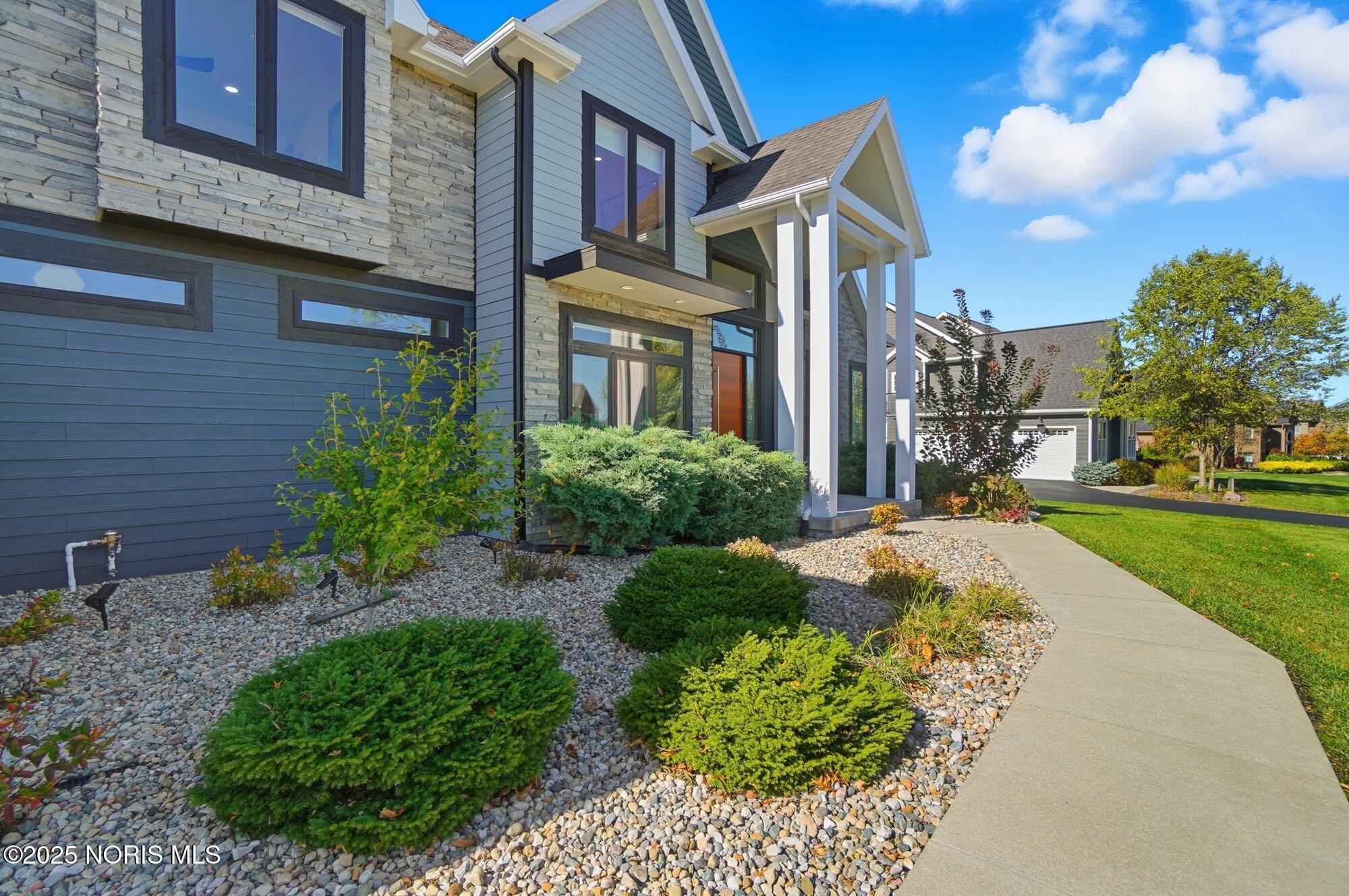 26077 Seminary Road Perrysburg, OH 43551 - Photo 10 of 104 010