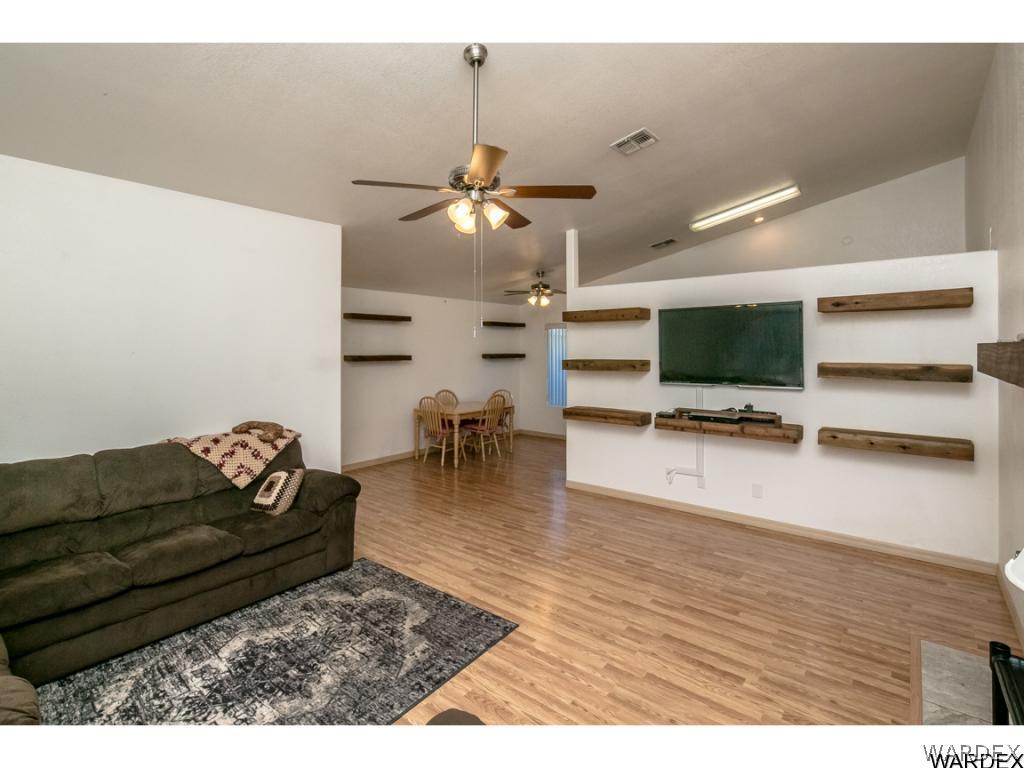 3691 North Verdugo Road Kingman, AZ 86409 - Photo 10 of 34 Living Room