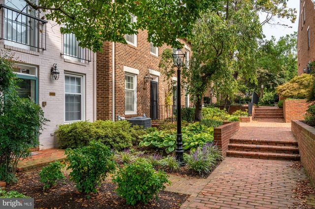 $1,000,000 | 1166 North Pitt Street, Alexandria, VA 22314