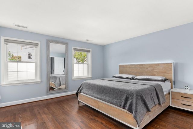 $1,000,000 | 1166 North Pitt Street, Alexandria, VA 22314