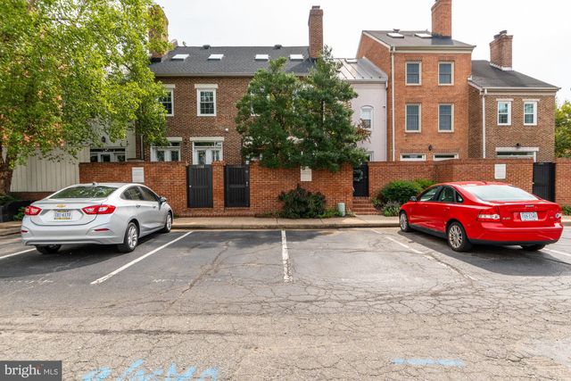 $1,000,000 | 1166 North Pitt Street, Alexandria, VA 22314