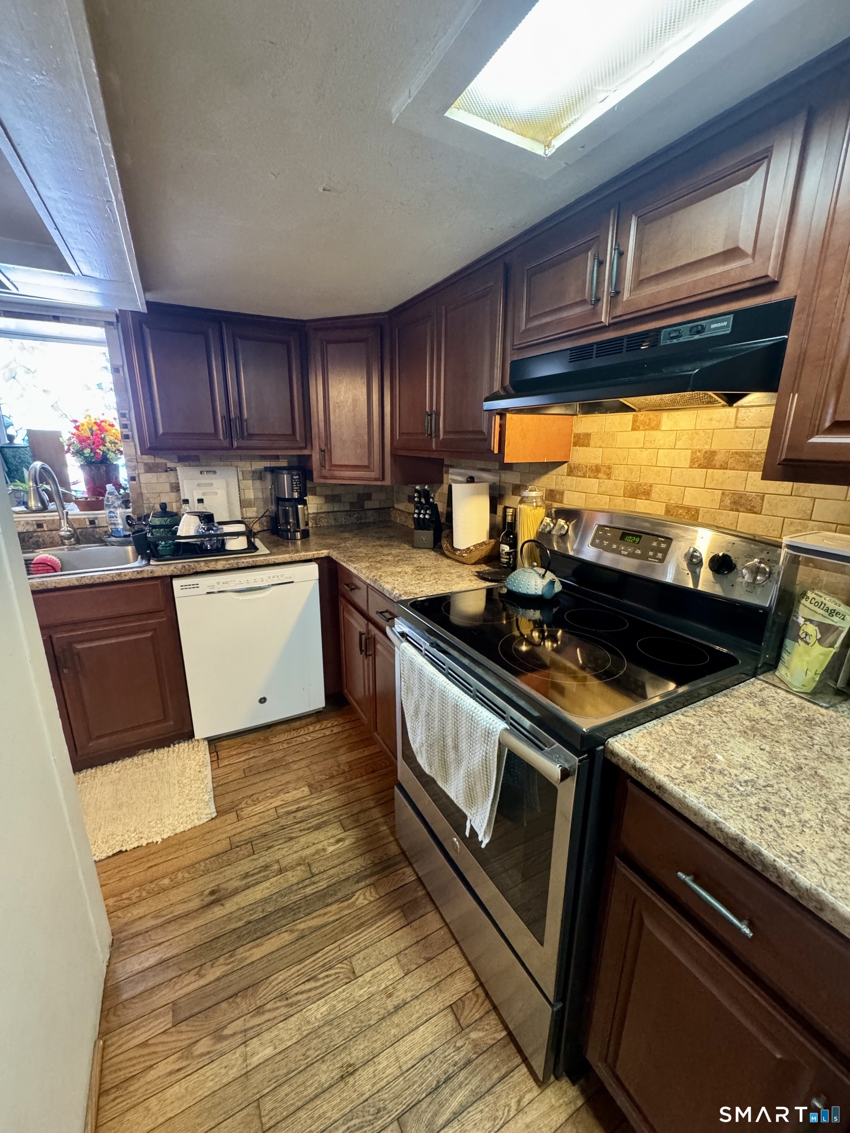 7 Dayton Street Sandy Hook, CT 06482 - Photo 5 of 22