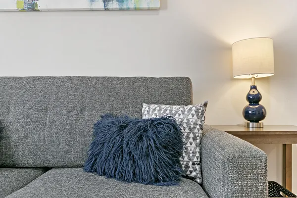 $2,195 | 631 West Roscoe Street, Unit M2, Chicago, IL 60657
