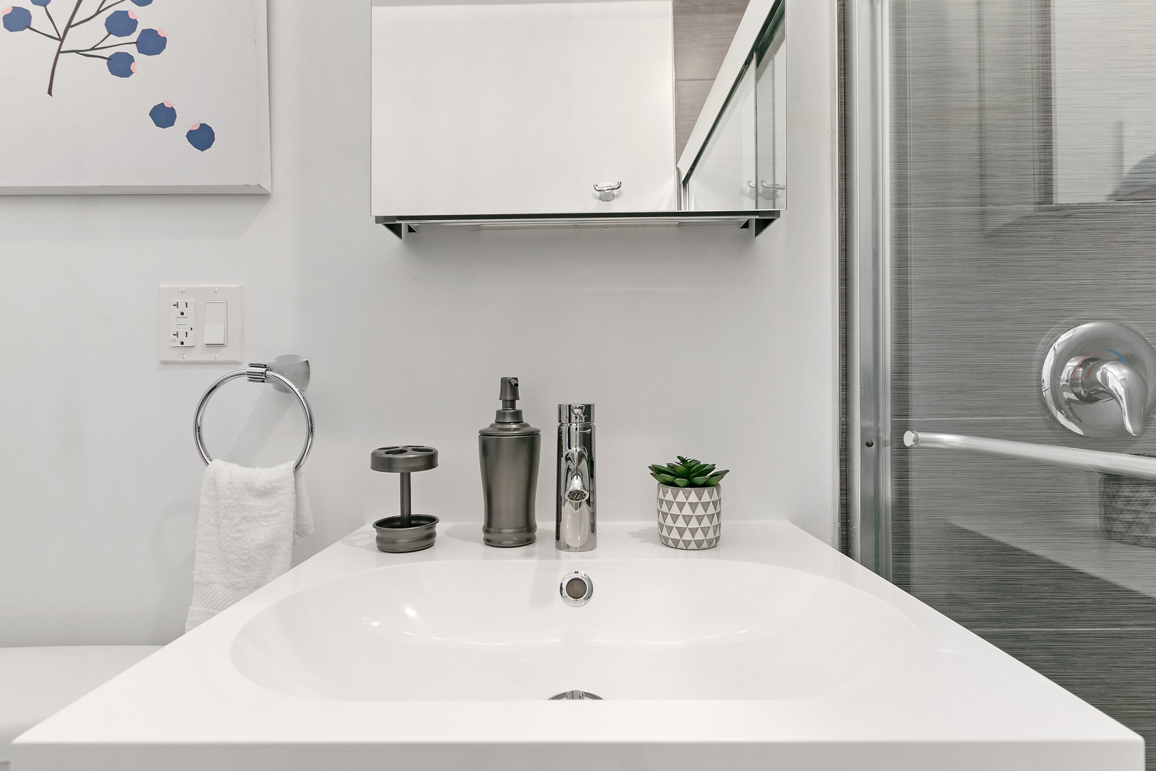 631 West Roscoe Street, Unit M2 Chicago, IL 60657 - Photo 7 of 17