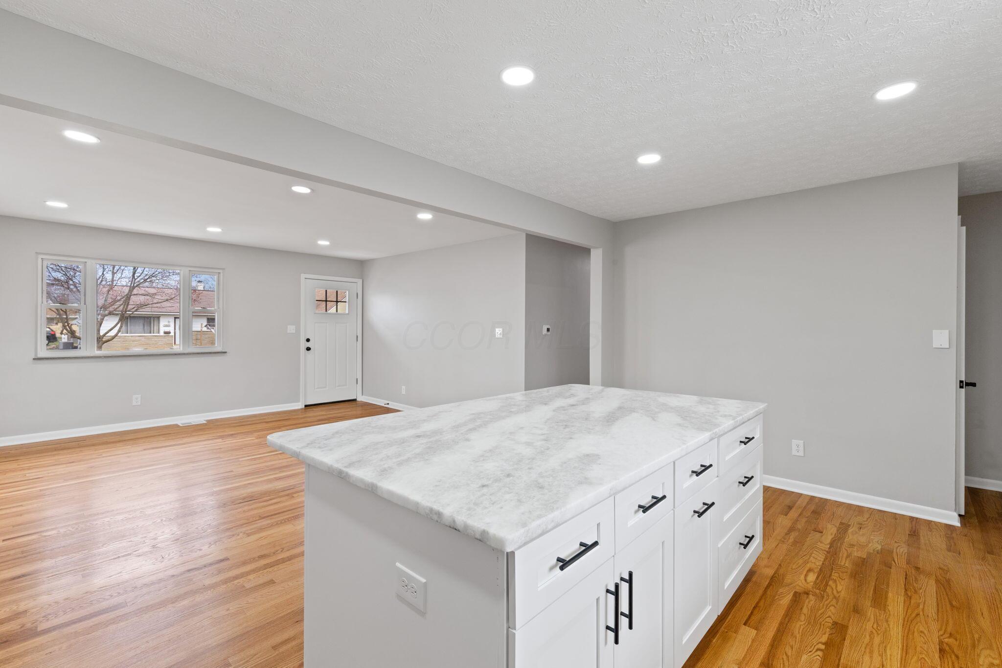 3283 Eakin Road Columbus, OH 43204 - Photo 8 of 17 2025-3-25 3283 Eakin Rd 030