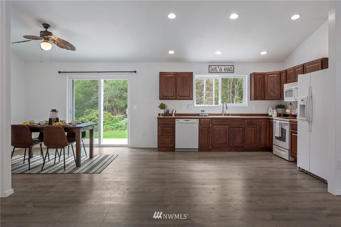 4864 East Rasor Road Belfair, WA 98528 - Photo 10 of 21 Gallery Image 10
