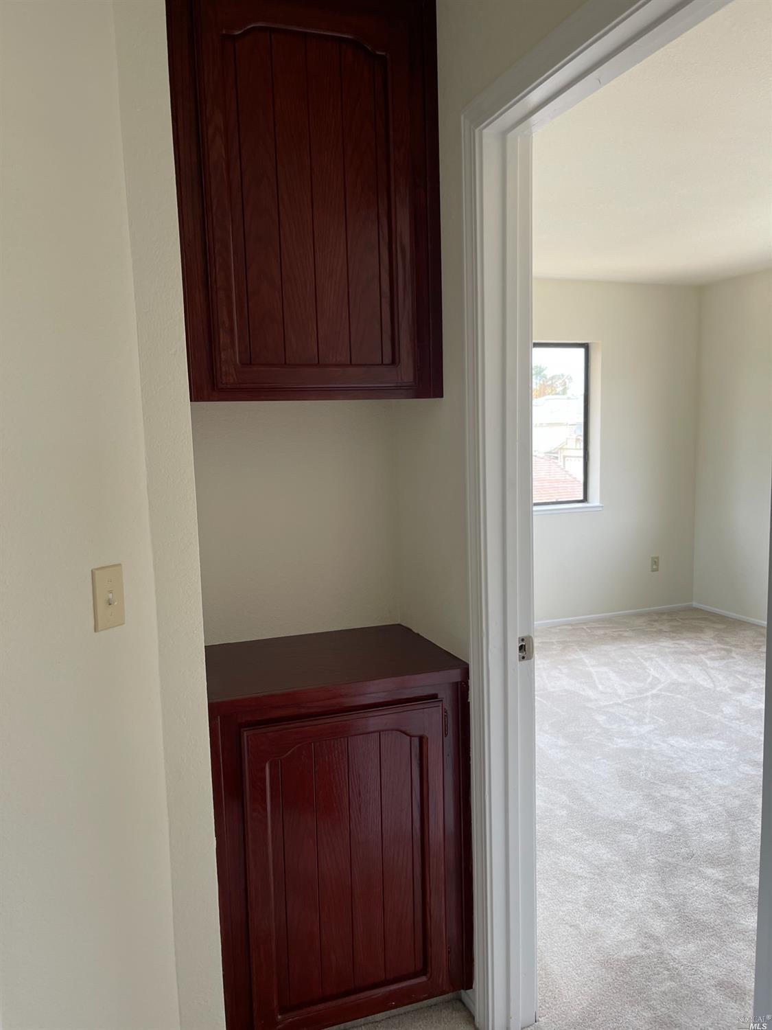 431 Darley Drive Vallejo, CA 94591 - Photo 19 of 27 a room with cabinet and window