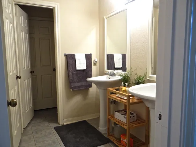 $1,380 | 5718 Val Verde Street, Unit 7, Houston, TX 77057