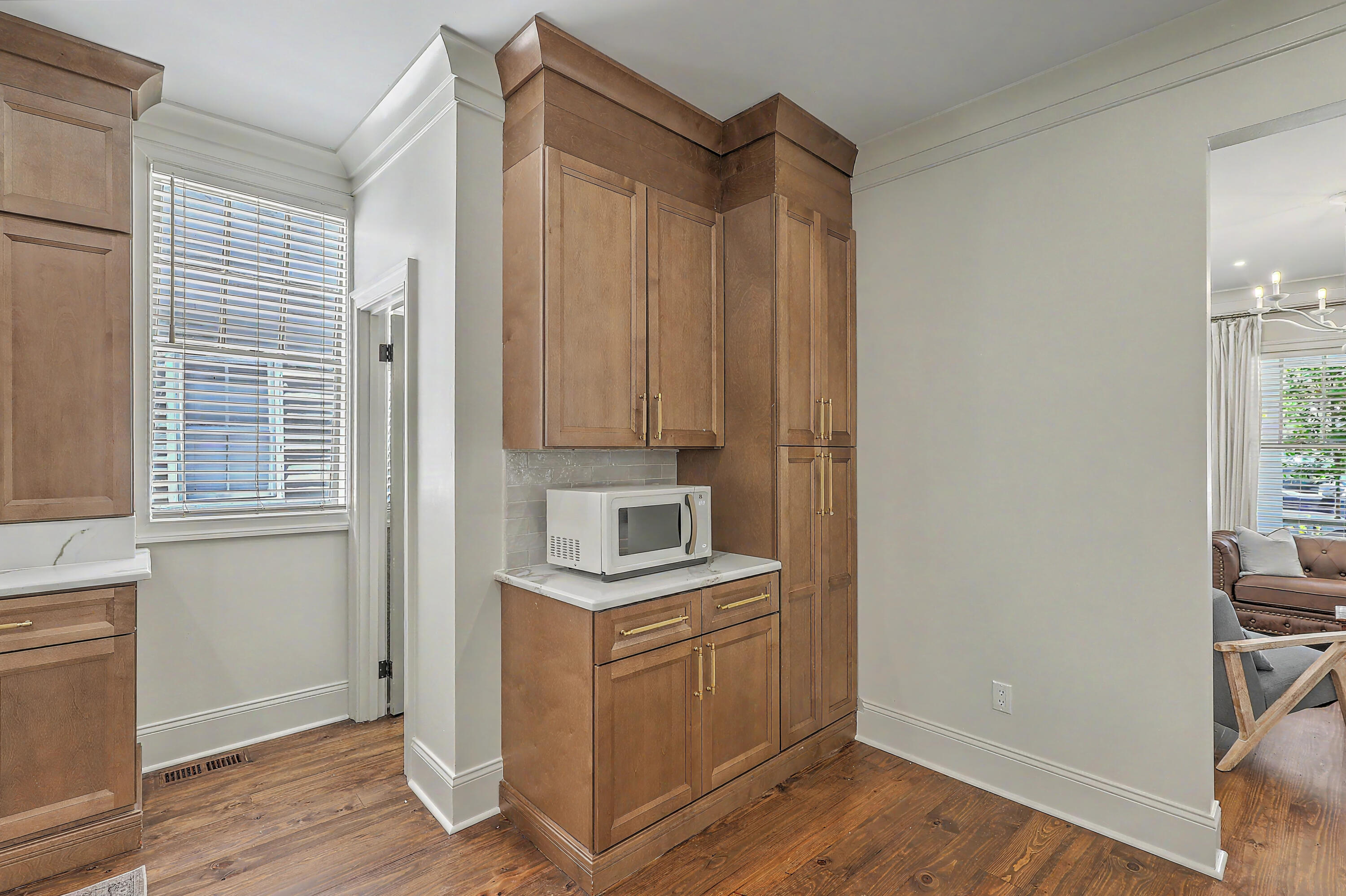 75 Smith Street, Unit B Charleston, SC 29401 - Photo 10 of 45 0W7A5864_65_66_67_68_69_70