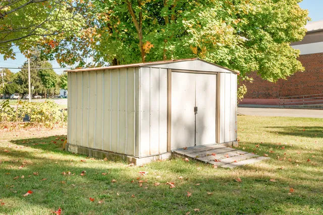 $180,000 | 130 4th Street, Lakeview, MI 48850