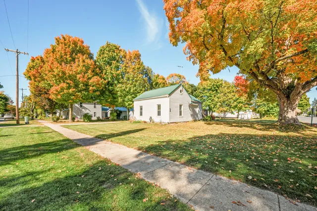 $180,000 | 130 4th Street, Lakeview, MI 48850