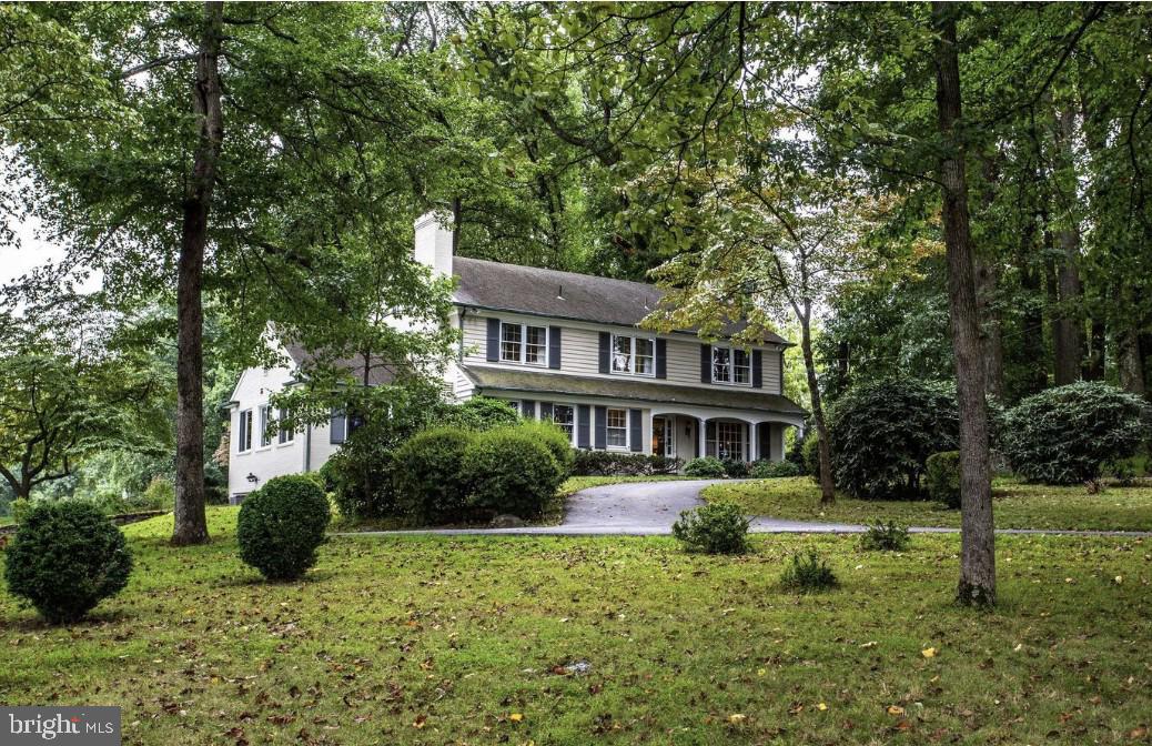 10233 Norton Road Potomac, MD 20854 - Photo 1 of 1 a house view with a garden space