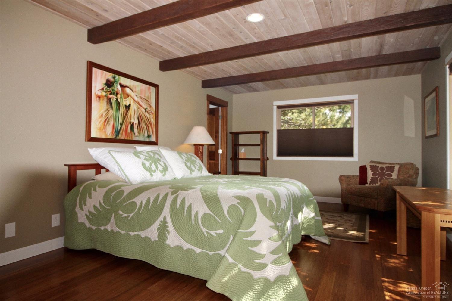 15740 Trapper Point Road Sisters, OR 97759 - Photo 18 of 23 Second Master Suite.