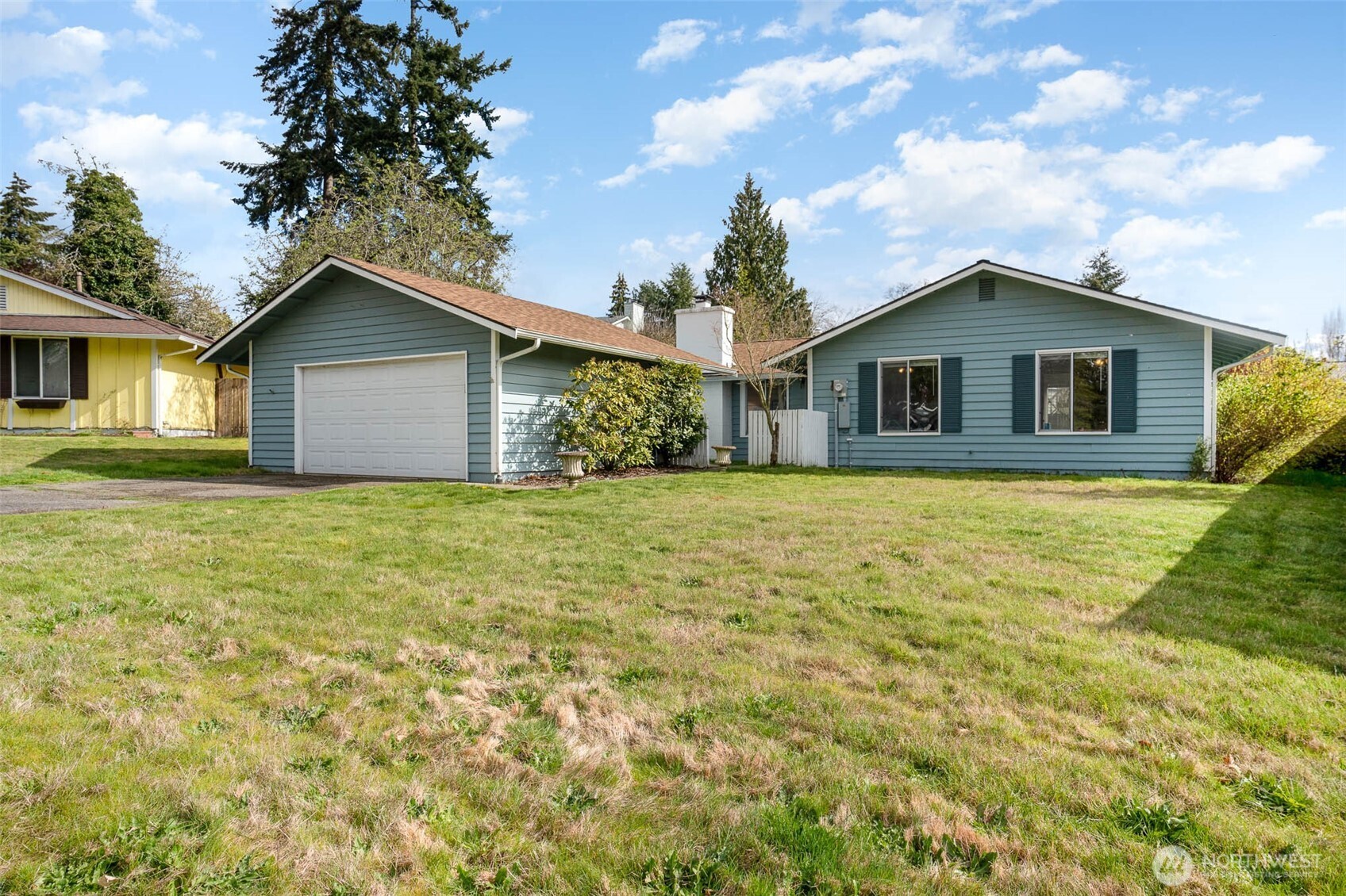 2107 Southeast 21st Court Renton, WA 98055 - Photo 2 of 28