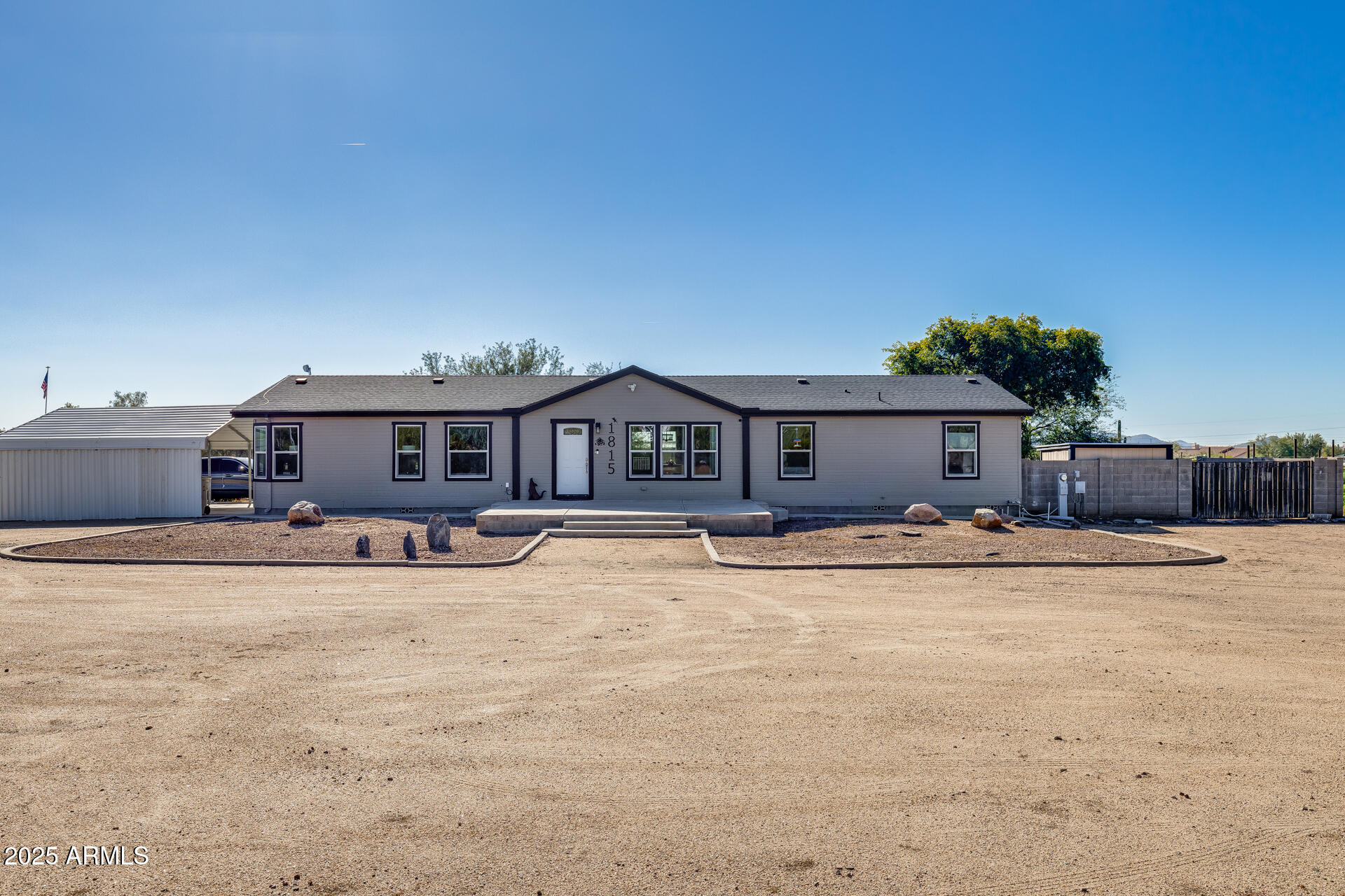 1815 East La Salle Road Phoenix, AZ 85086 - Photo 3 of 66