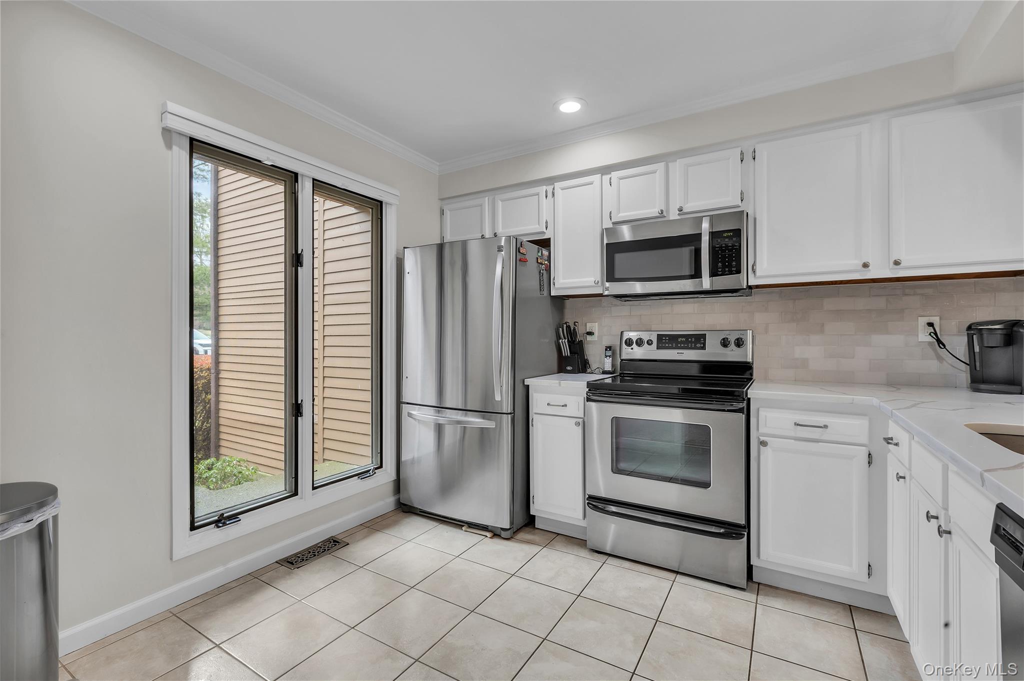 172 Ridgeview Lane Yorktown Heights, NY 10598 - Photo 13 of 32