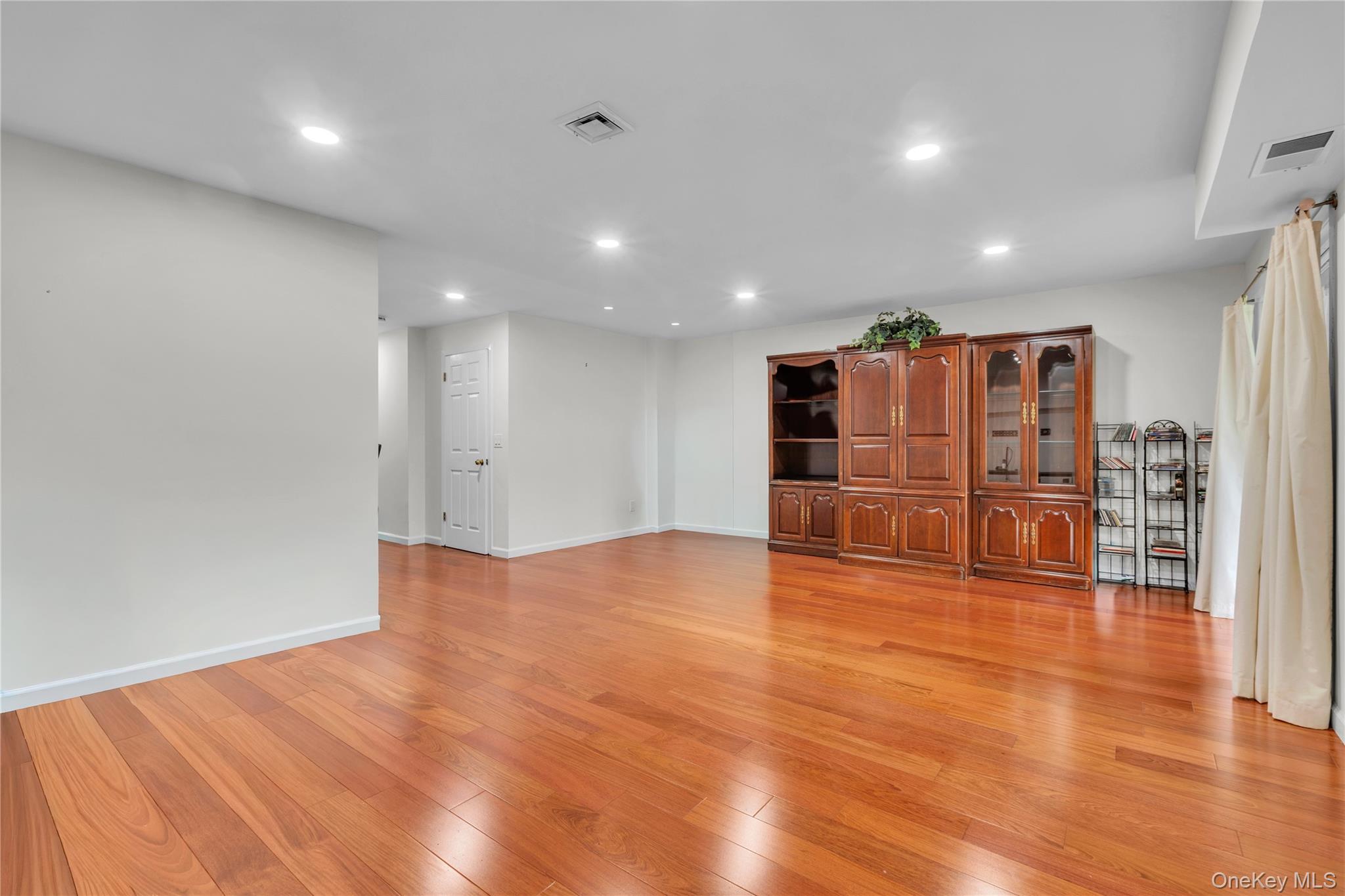 172 Ridgeview Lane Yorktown Heights, NY 10598 - Photo 22 of 32 Another view of the Family Room