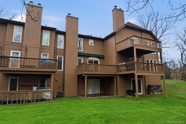 $625,000 | 172 Ridgeview Lane, Yorktown Heights, NY 10598