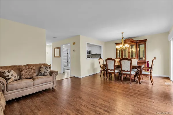 $625,000 | 172 Ridgeview Lane, Yorktown Heights, NY 10598