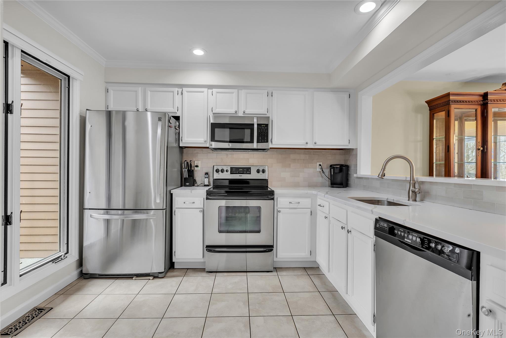 172 Ridgeview Lane Yorktown Heights, NY 10598 - Photo 10 of 32 Stainless Steel Appliances