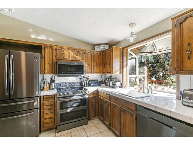 $449,900 | 2188 Southwest Binford Lake Parkway, Gresham, OR 97080