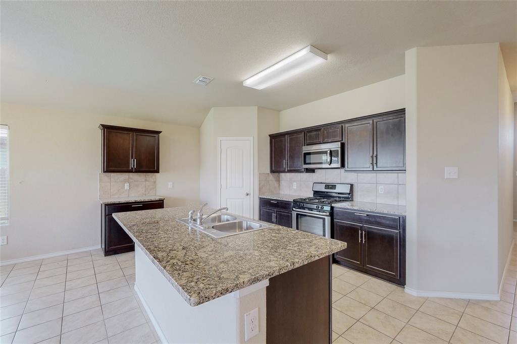 5140 Grayson Ridge Drive Fort Worth, TX 76179 - Photo 9 of 38