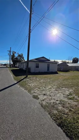 a view of a garage