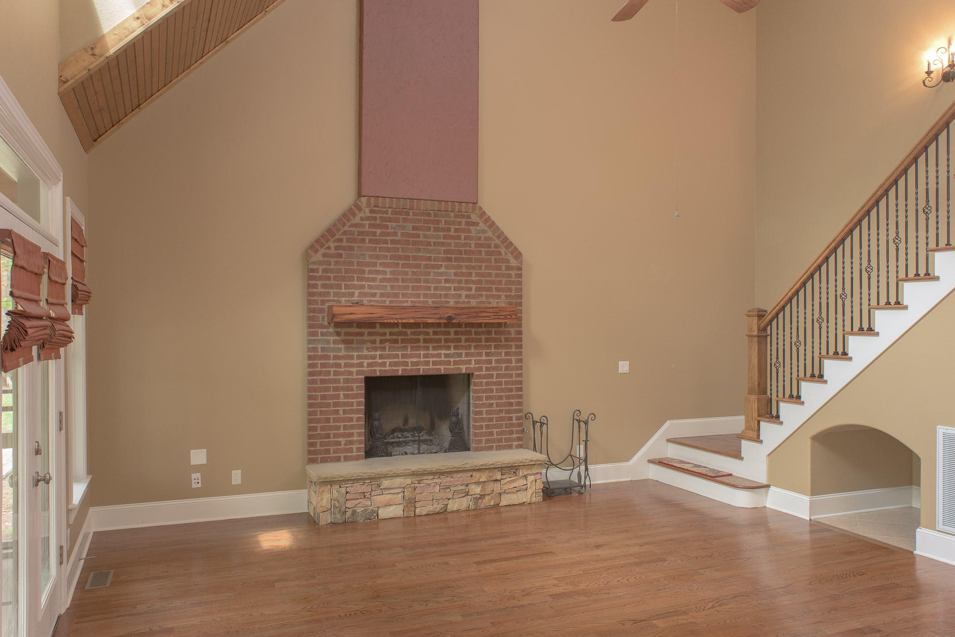 70 Horseshoe Road Signal Mountain, TN 37377 - Photo 12 of 52 Family Room