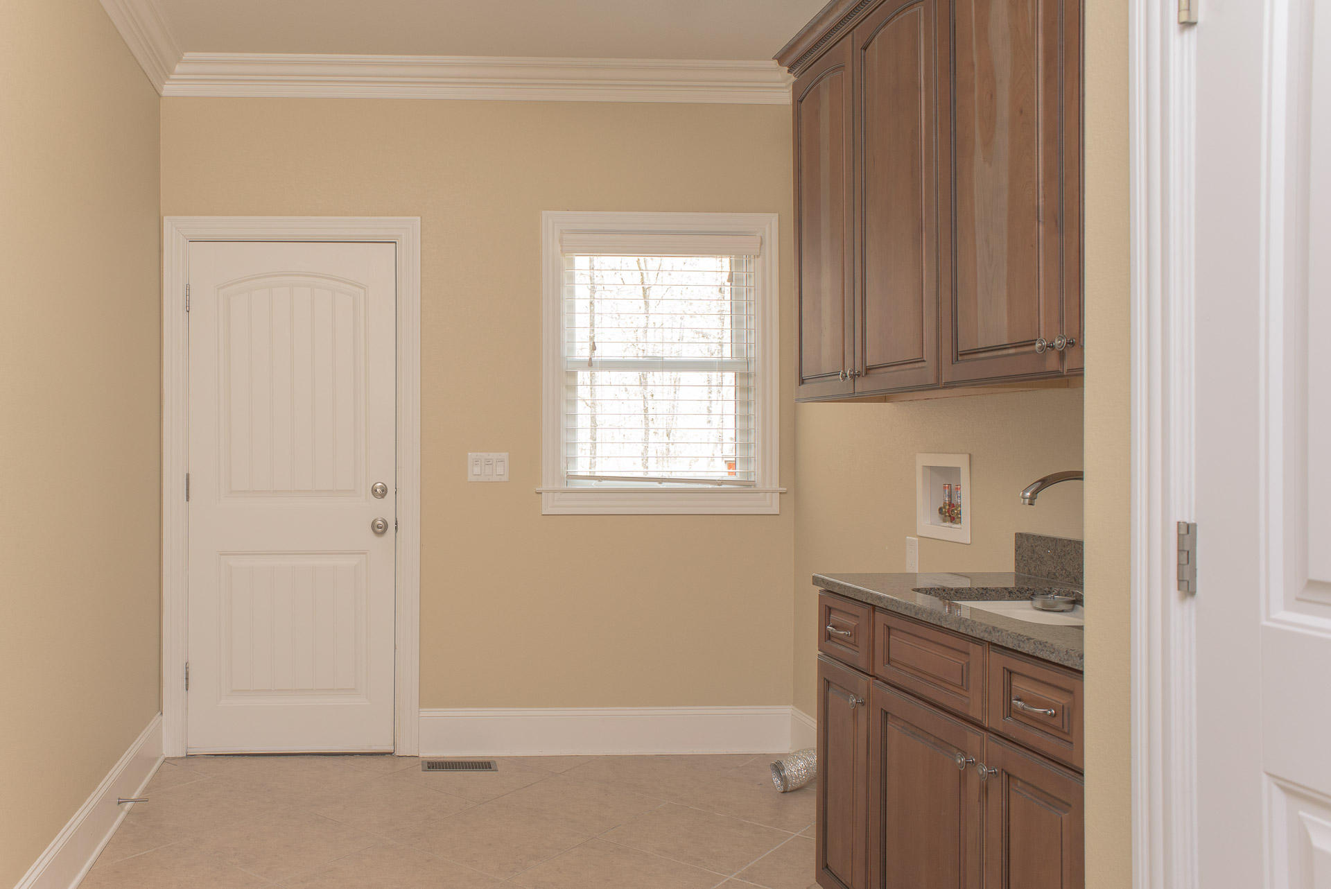 70 Horseshoe Road Signal Mountain, TN 37377 - Photo 35 of 52 Laundry Room