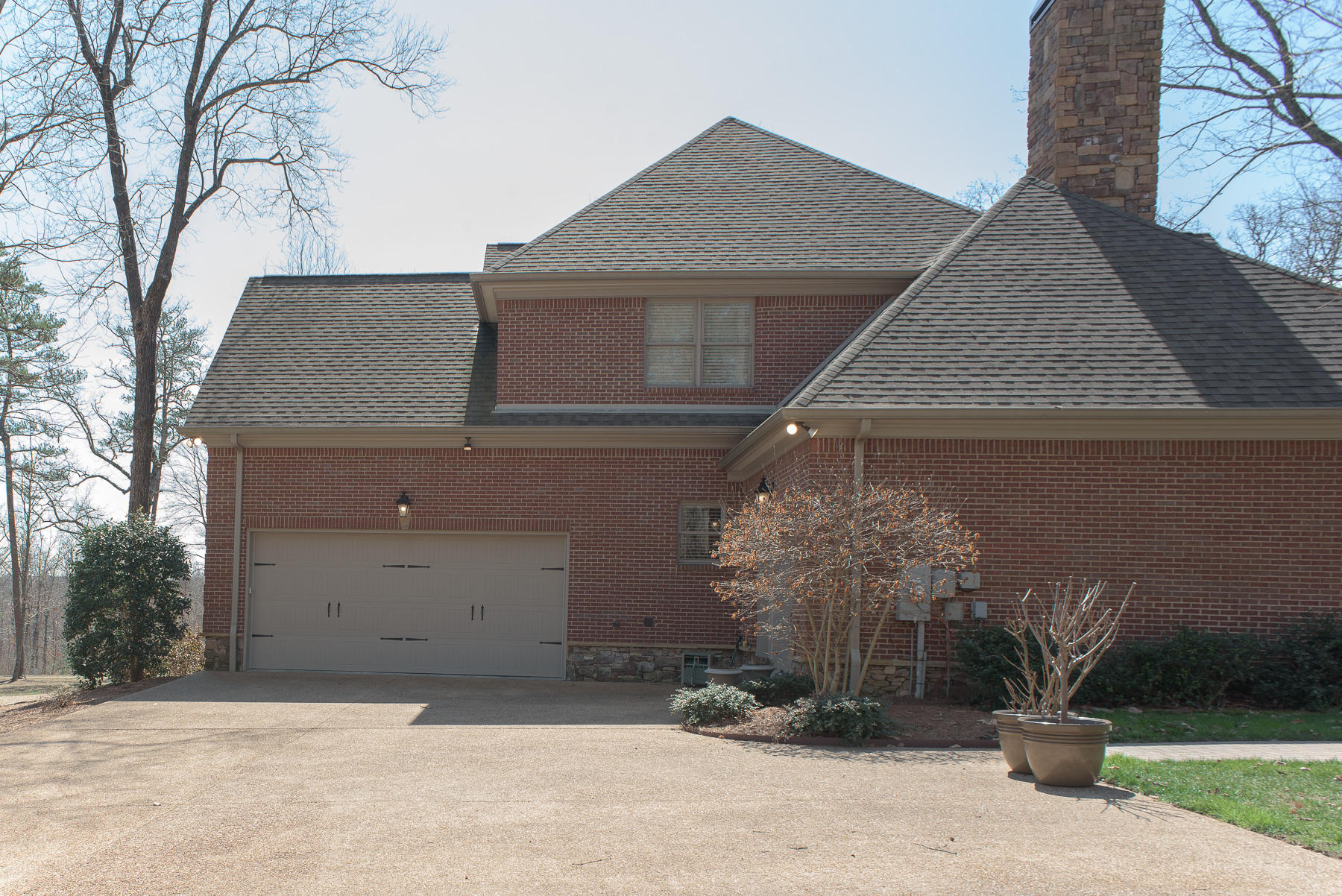 70 Horseshoe Road Signal Mountain, TN 37377 - Photo 45 of 52 Large Driveway