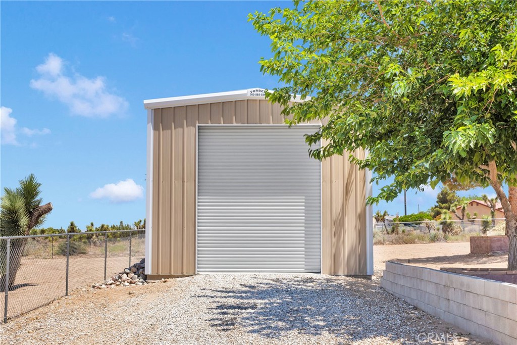 9525 Cambria Road Phelan, CA 92371 - Photo 4 of 59