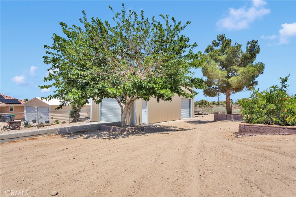 9525 Cambria Road Phelan, CA 92371 - Photo 7 of 59